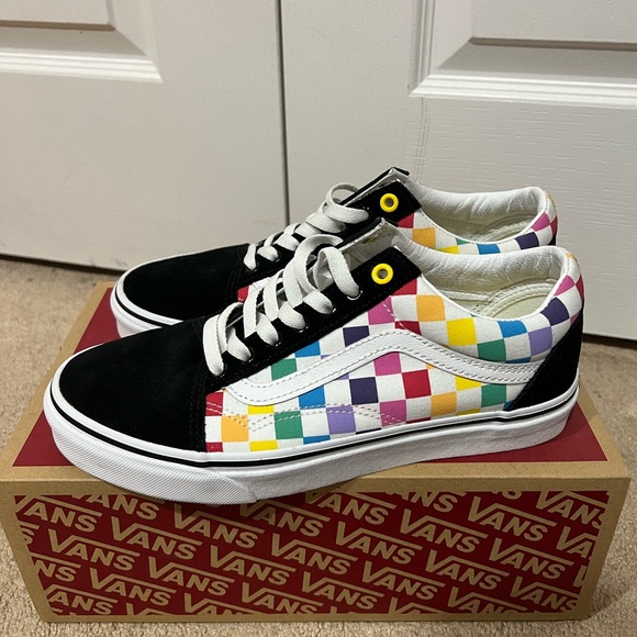 vans - Picture 2 of 8